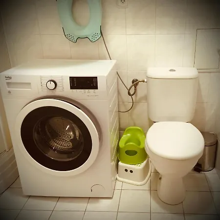 Mima Apartman Poniklá