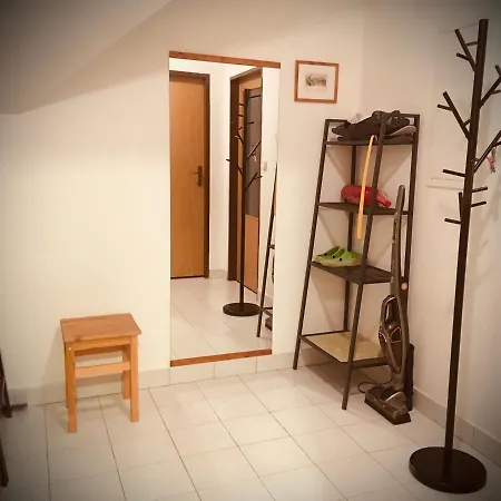 Mima Apartman * Poniklá